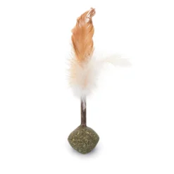 Balle à plumes avec matatabi chat